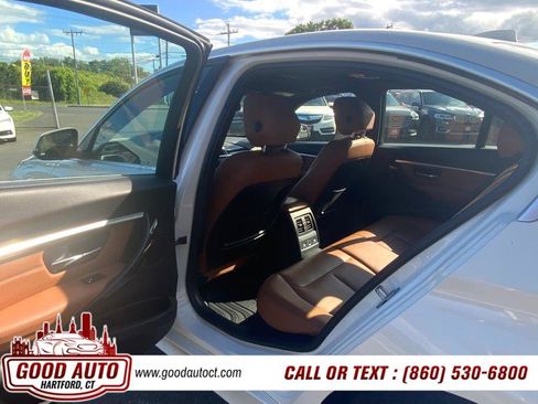 Used 2017 BMW 330i xDrive Sedan AWD/4WD image 8