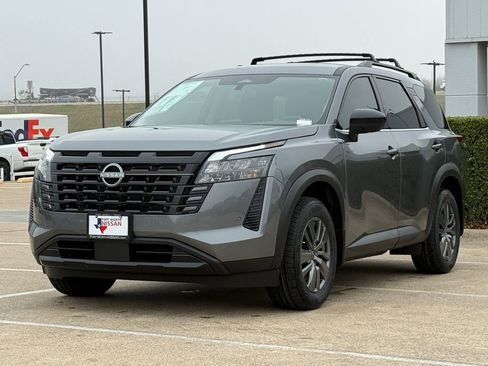 New 2026 Nissan Pathfinder SV image 4