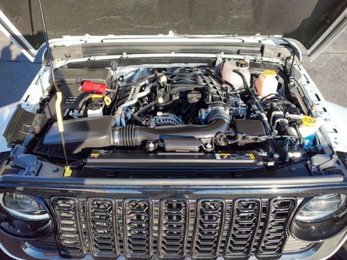 Used 2024 Jeep Gladiator Sport image 35