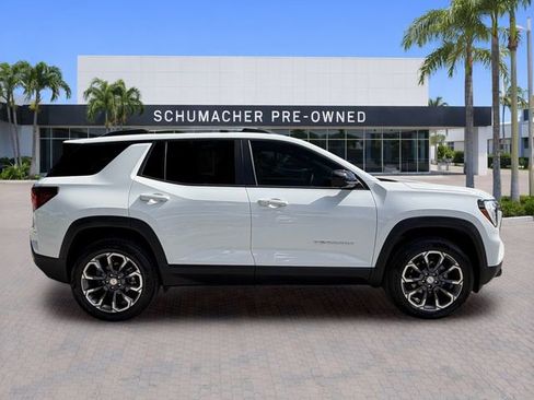 Used 2026 GMC Terrain Elevation w/ Elevation Premium Package FWD image 8