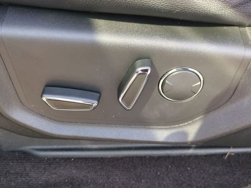 Used 2018 Ford F150 Lariat w/ Equipment Group 502A Luxury image 17