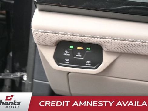 Used 2025 Volkswagen Atlas SE AWD/4WD image 20