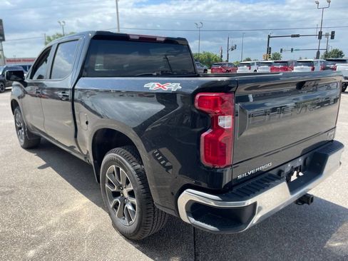 Used 2023 Chevrolet Silverado 1500 LT AWD/4WD image 4