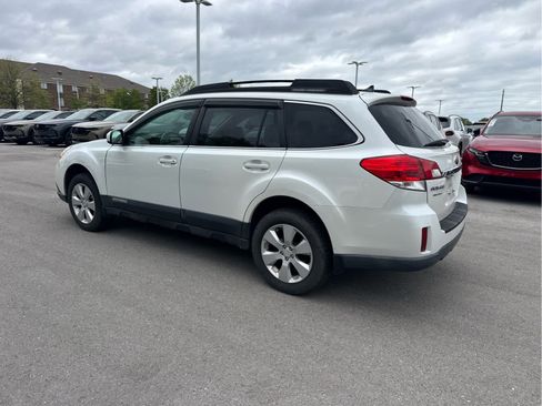 Used 2011 Subaru Outback 2.5i Limited w/ PWR Moonroof Pkg AWD/4WD image 3