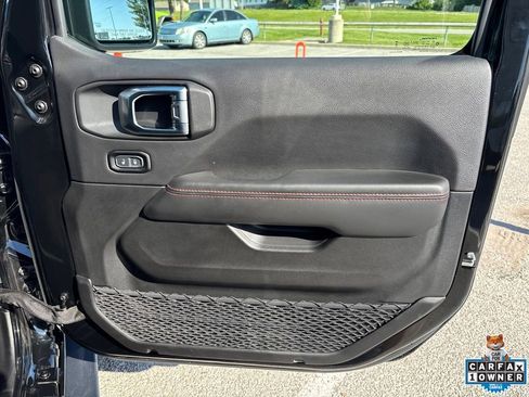 Used 2025 Jeep Wrangler Unlimited Rubicon AWD/4WD image 46
