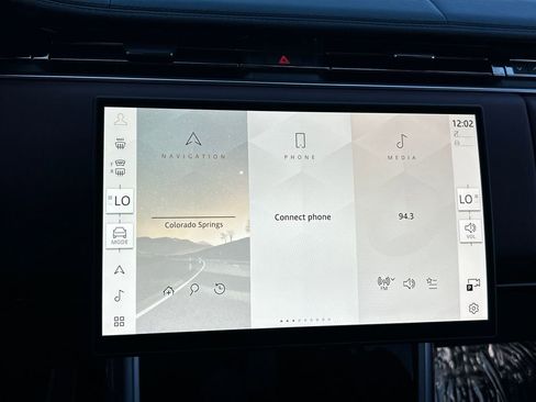 Used 2024 Land Rover Range Rover SE image 12