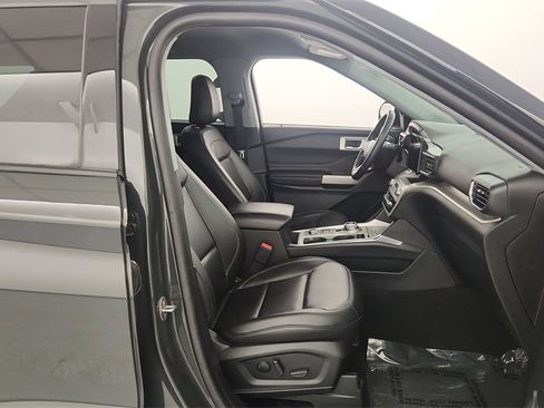 Used 2023 Ford Explorer XLT w/ Equipment Group 202A image 31