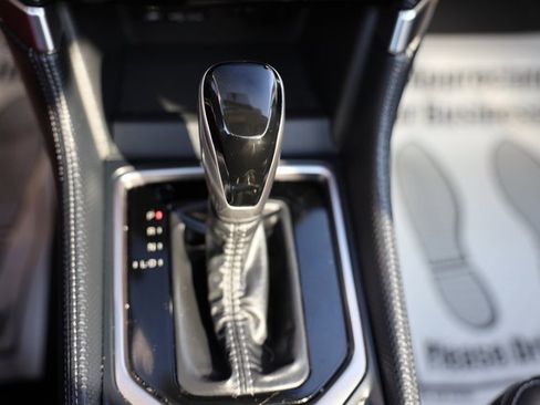 Used 2020 Subaru Forester Limited image 47