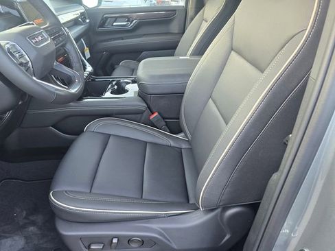 New 2026 GMC Yukon XL Elevation image 18