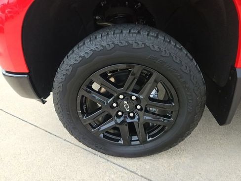 Used 2025 Chevrolet Silverado 1500 Custom Trail Boss w/ Turbomax Blackout Package AWD/4WD image 29