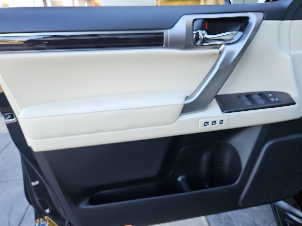 Used 2023 Lexus GX 460 Premium w/ Premium Package AWD/4WD image 13