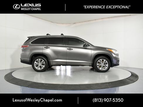 Used 2014 Toyota Highlander XLE image 4