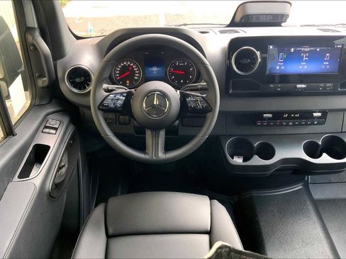 New 2025 Mercedes-Benz Sprinter 2500 image 28