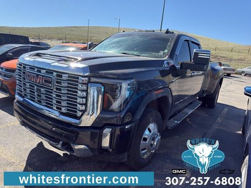 Used 2024 GMC Sierra 3500 Denali w/ Denali Reserve Package AWD/4WD image 1