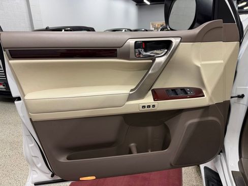 Used 2015 Lexus GX 460 w/ Premium Package image 17