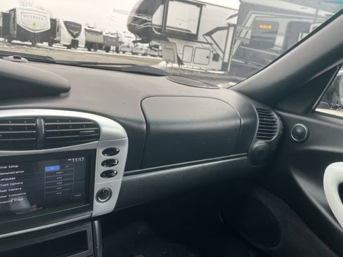 Used 2000 Porsche 911 Carrera 4 image 23