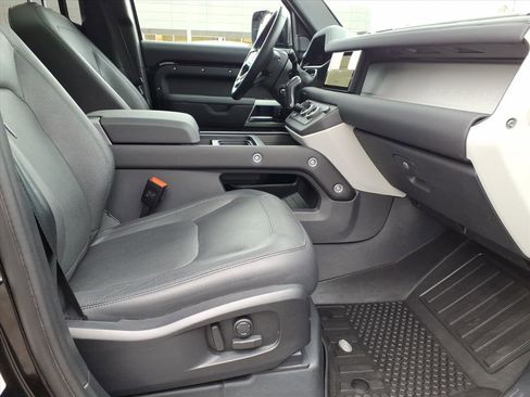 Certified 2024 Land Rover Defender 110 S image 3