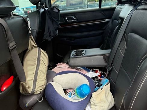 Used 2018 Ford Explorer Platinum AWD/4WD image 14