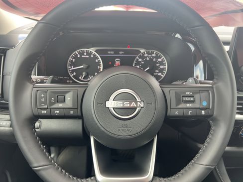 Certified 2025 Nissan Pathfinder SV image 22