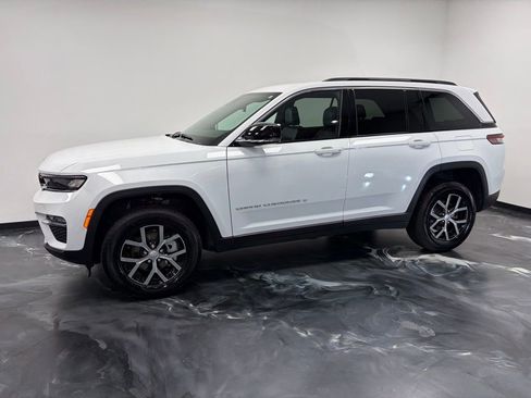 Used 2025 Jeep Grand Cherokee Limited image 20