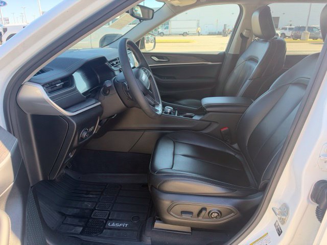 Used 2023 Jeep Grand Cherokee L Limited RWD image 5