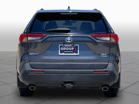 Used 2022 Toyota RAV4 XLE w/ Convenience Package AWD/4WD image 5