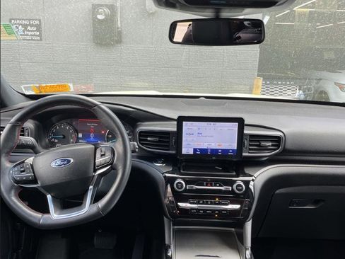 Certified 2023 Ford Explorer ST-Line AWD/4WD image 3