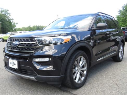 Used 2021 Ford Explorer XLT w/ Equipment Group 202A AWD/4WD image 1