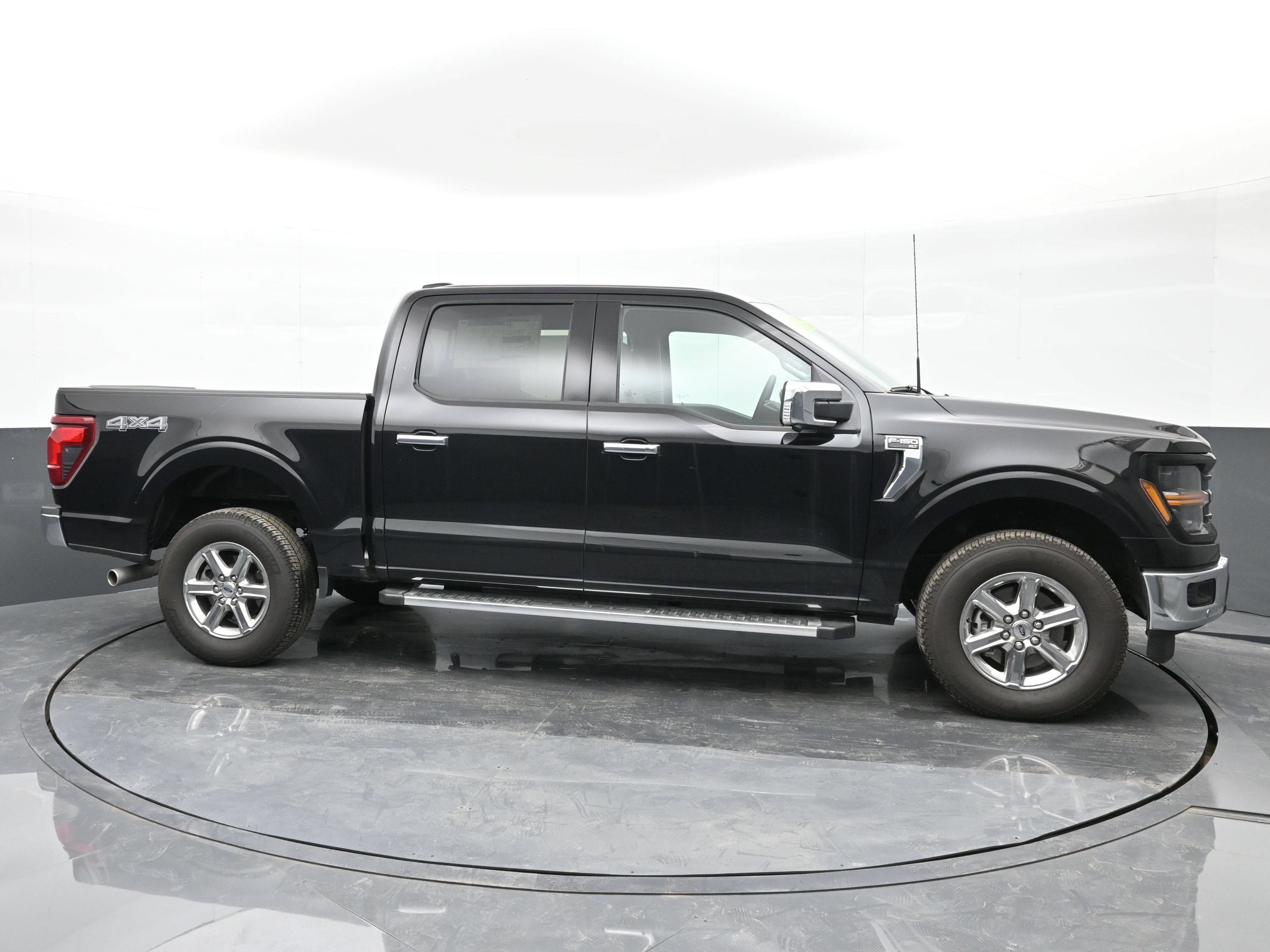 Used 2024 Ford F150 XLT w/ Equipment Group 302A MID AWD/4WD image 9