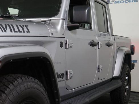 Used 2021 Jeep Gladiator Sport image 11