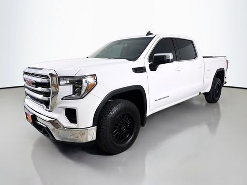 Used 2020 GMC Sierra 1500 SLE w/ SLE Value Package image 3