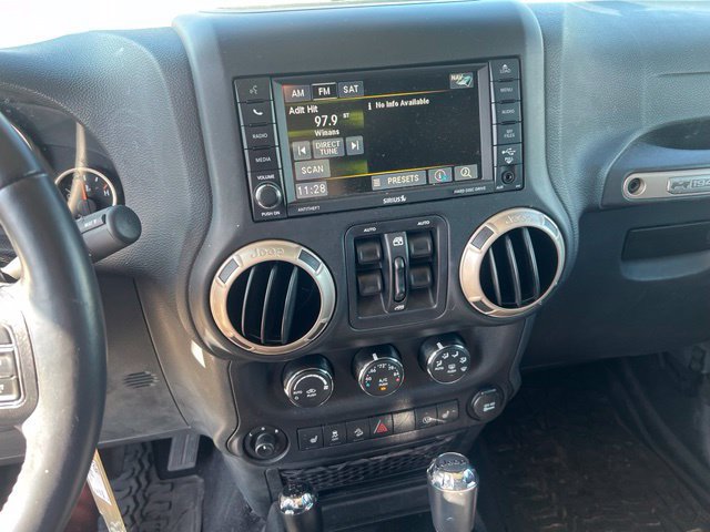 Used 2016 Jeep Wrangler Unlimited Sahara AWD/4WD image 12