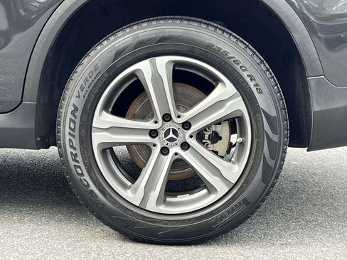 Used 2021 Mercedes-Benz GLC 300 4MATIC image 17