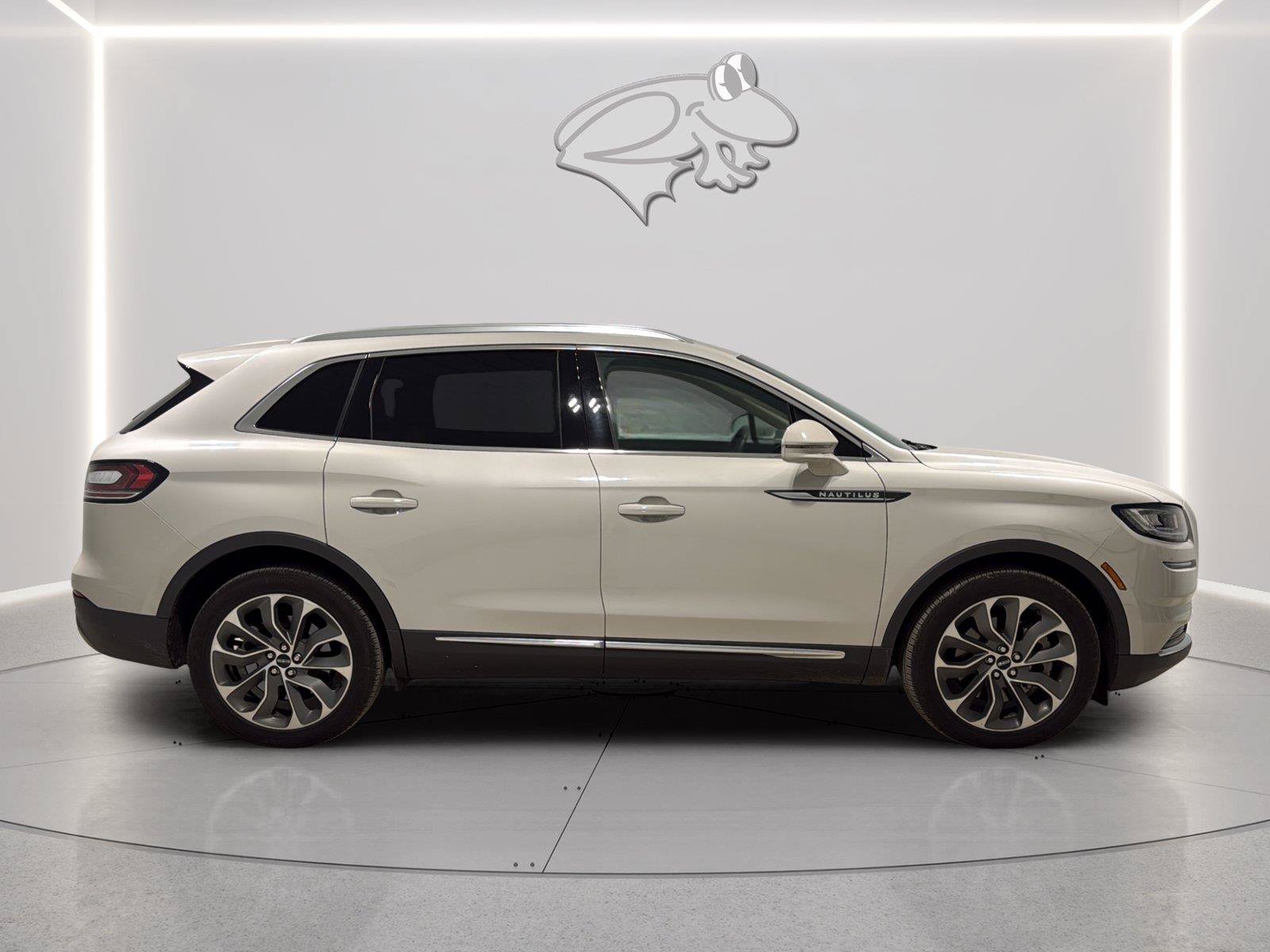 Used 2023 Lincoln Nautilus Reserve w/ Luxury Package AWD/4WD image 6
