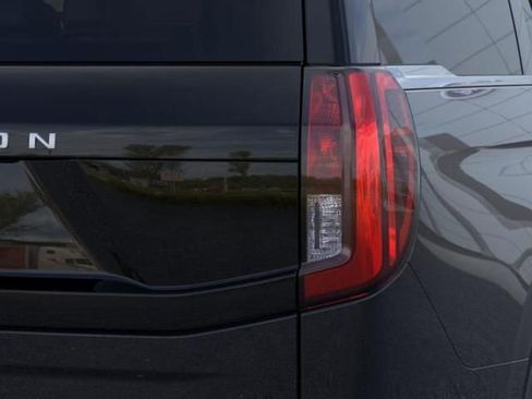 New 2025 Ford Expedition Active image 21