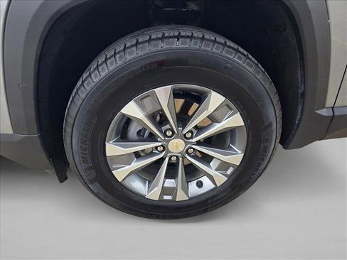 Used 2026 Chevrolet Equinox LT AWD/4WD image 11