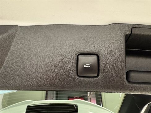 Used 2025 Ford Escape ST-Line w/ Tech Pack #1 AWD/4WD image 15