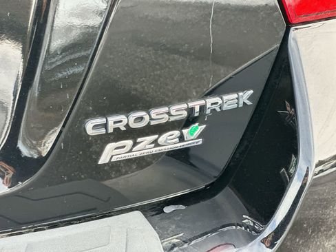 Used 2017 Subaru Crosstrek 2.0i Premium w/ Moonroof Package image 18