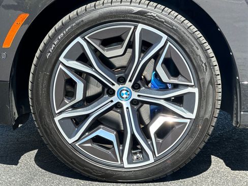 Used 2023 BMW iX xDrive50 w/ Sport Package AWD/4WD image 38