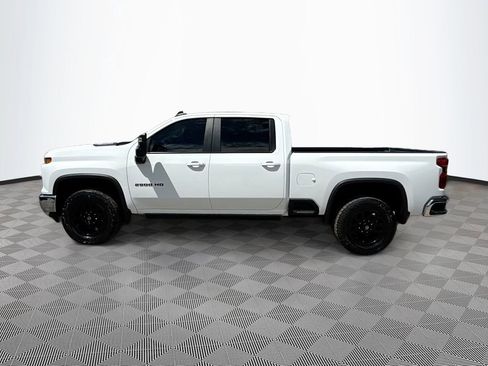 Used 2024 Chevrolet Silverado 2500 LT RWD image 9