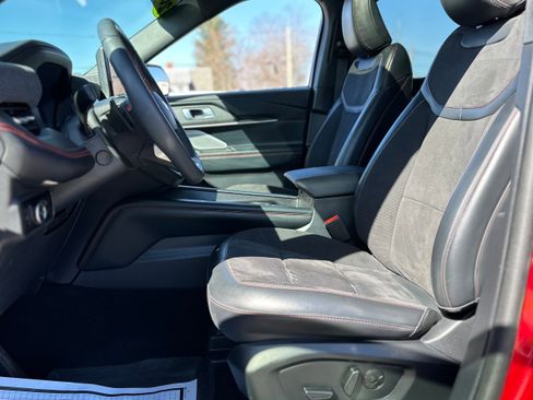 Used 2025 Ford Explorer ST AWD/4WD image 9