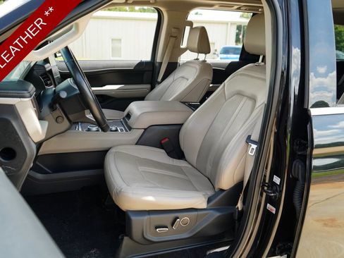 Used 2022 Ford Expedition Limited AWD/4WD image 7