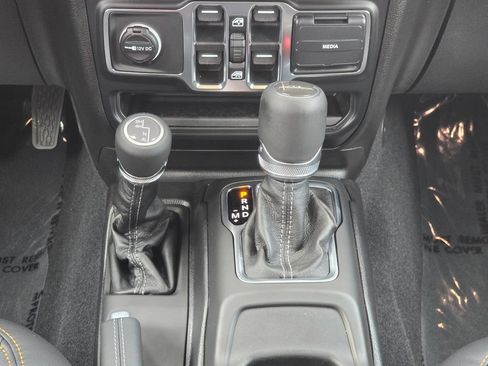New 2026 Jeep Gladiator Sport AWD/4WD image 31