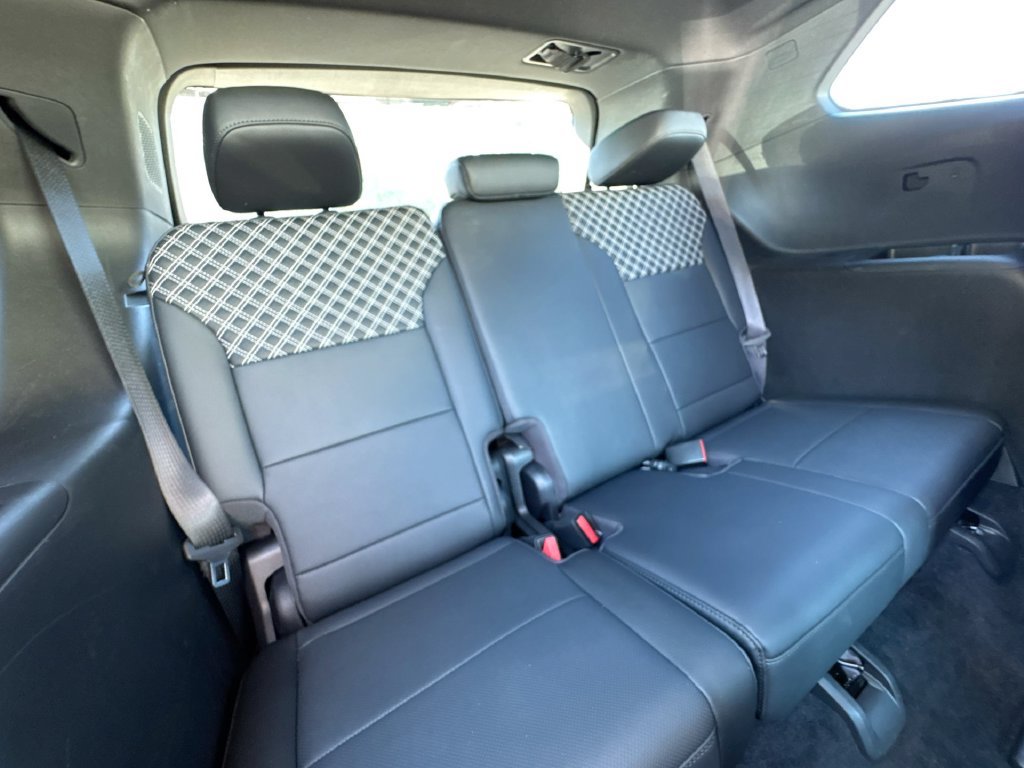 Used 2024 GMC Acadia Denali w/ LPO, Floor Liner Package FWD image 30