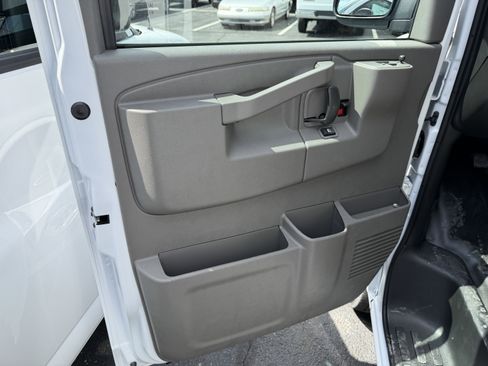 New 2026 Chevrolet Express 3500 Extended RWD image 9
