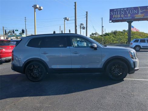 Used 2022 Kia Telluride SX w/ SX Prestige Package image 6