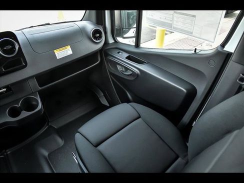 New 2025 Mercedes-Benz Sprinter 2500 image 7