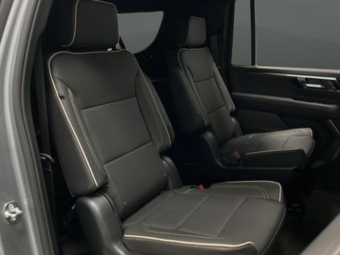 New 2026 Chevrolet Suburban Premier w/ Sun And Tow Package AWD/4WD image 24
