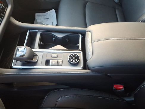 New 2025 Nissan Pathfinder SL image 15