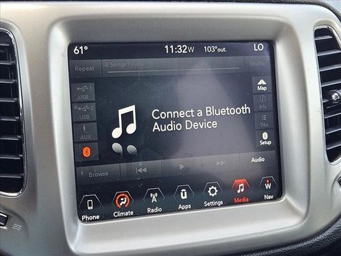 Used 2018 Jeep Compass Latitude w/ Popular Equipment Group FWD image 8